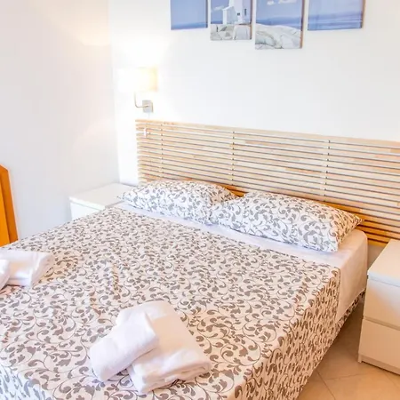 Guest house 77 *